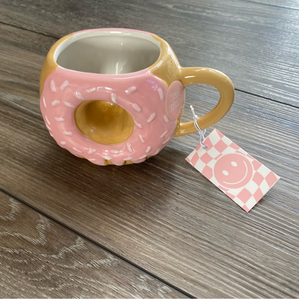 Ceramic Donut Mug - Delicious Glaze Doughnut Mug by Sheffield homes. - Picture 4 of 10